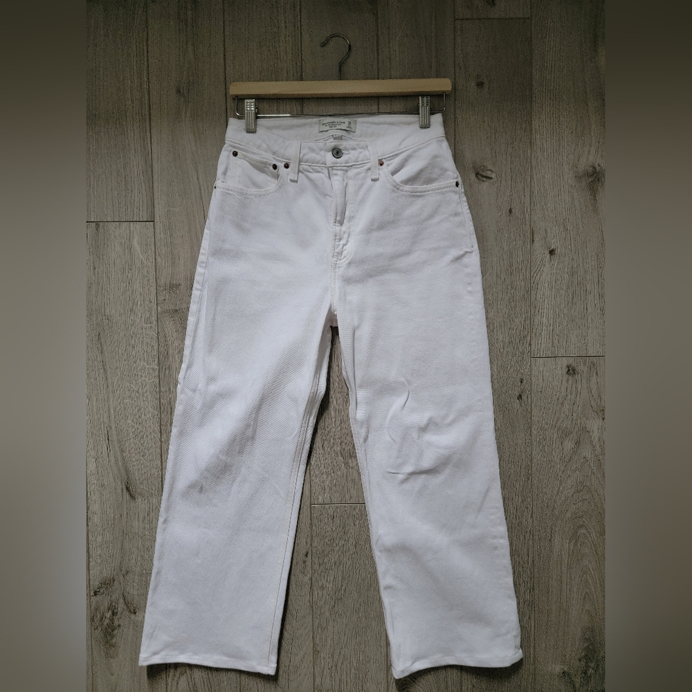 Abercrombie High Rise 90s Relaxed Jean